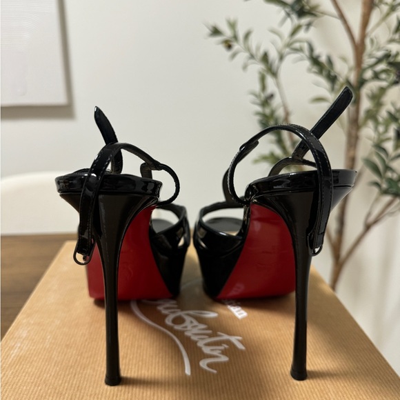 Christian Louboutin Veracite 130 Patent - Picture 5 of 6